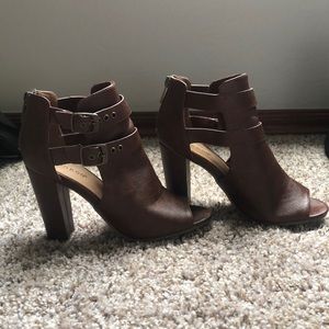 Bamboo Brown leather Heels. Size 6.5
